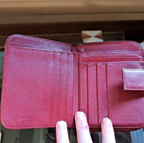 PRADA Wallet - Picture 4 of 7